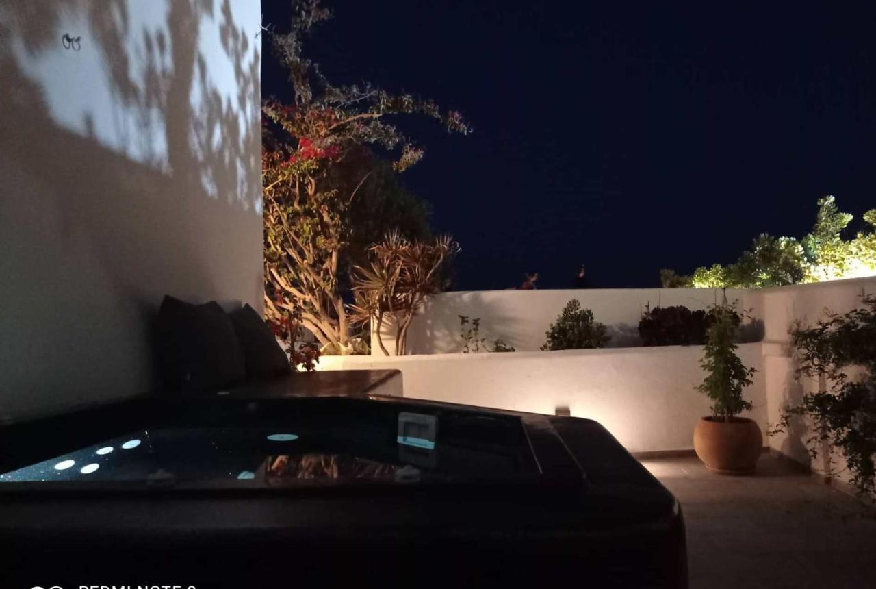 Sensia Luxury Studio With Hot Tub 伊亚 外观 照片